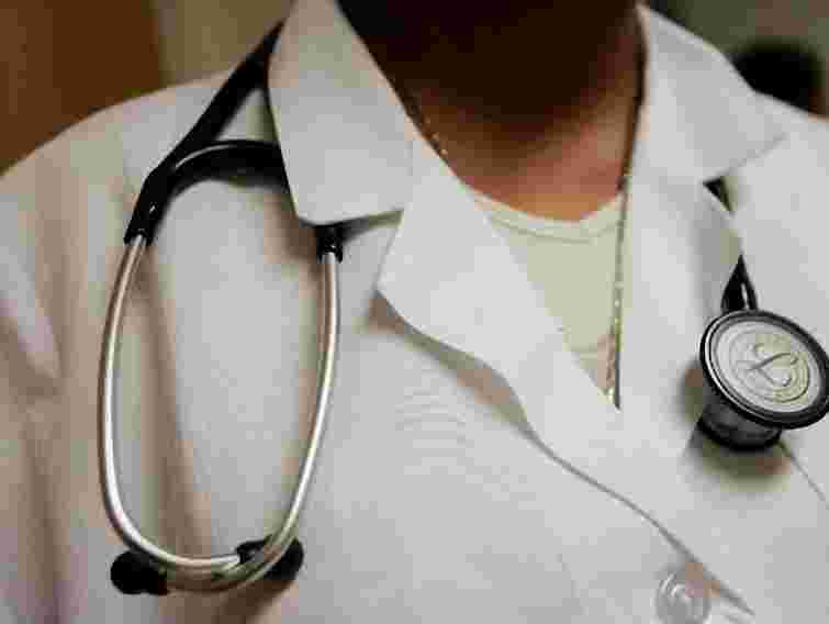 На 38 млн збільшили видатки на лікування за кордоном онкохворих українців