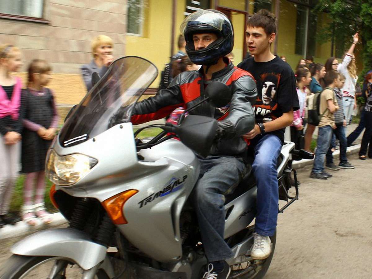 У Львові байкери розповіли дітям про читання
