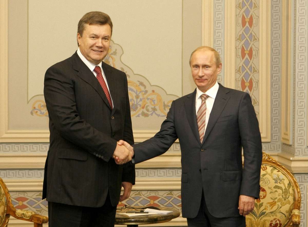 Янукович - Путіну: Вихідних не буває, коли є про що поговорити