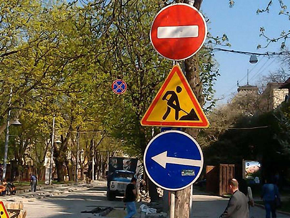 У Львові через ремонт вул. Січових Стрільців змінено рух авто