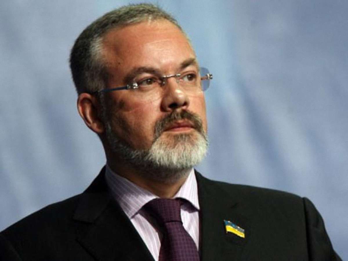 Табачник запевнив, що студенти поїдуть на олімпіади за кордон