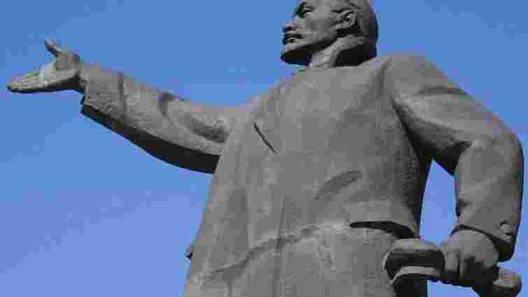 Влада Сум вирішила знести два пам’ятники Леніну