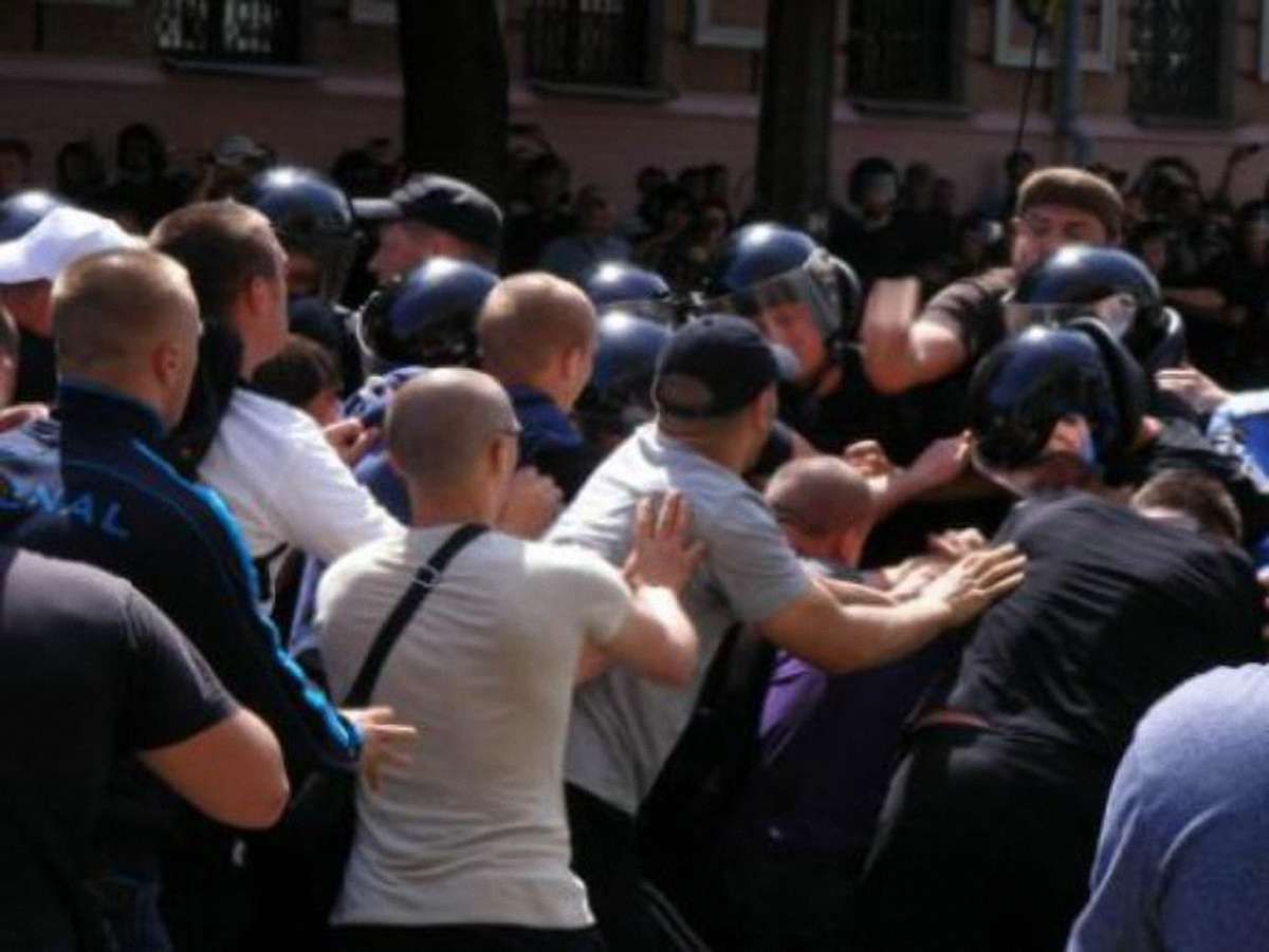 15 правоохоронців покарано за бездіяльність 18 травня