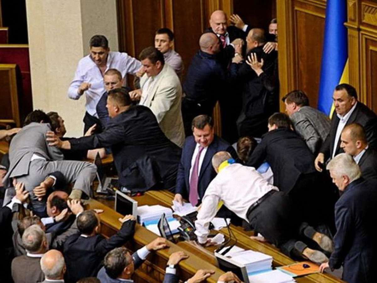У Верховній Раді – 22 професори та сто кандидатів наук