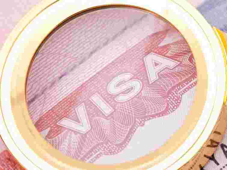 Впродовж тижня Литва відкриє в Україні 14 візових центрів – міністр