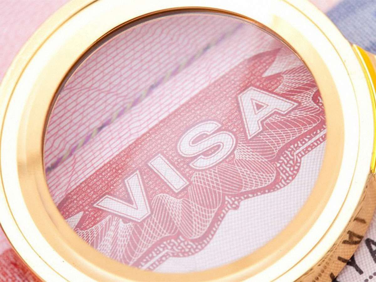 Впродовж тижня Литва відкриє в Україні 14 візових центрів – міністр