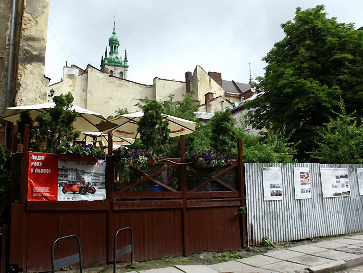 У Львові хочуть відкрити для огляду руїни синагоги «Золота Роза»