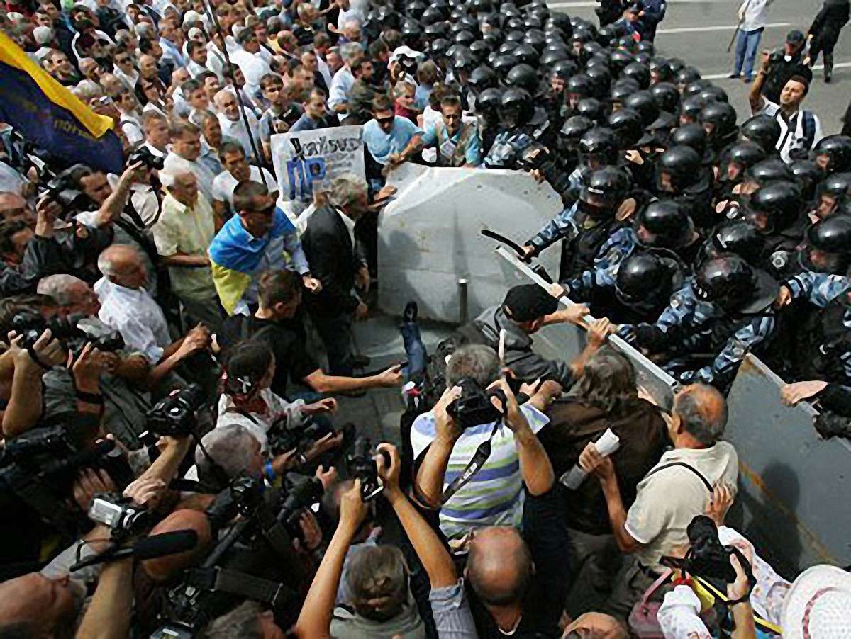 Опозиція хоче дозволити держслужбовцям страйкувати