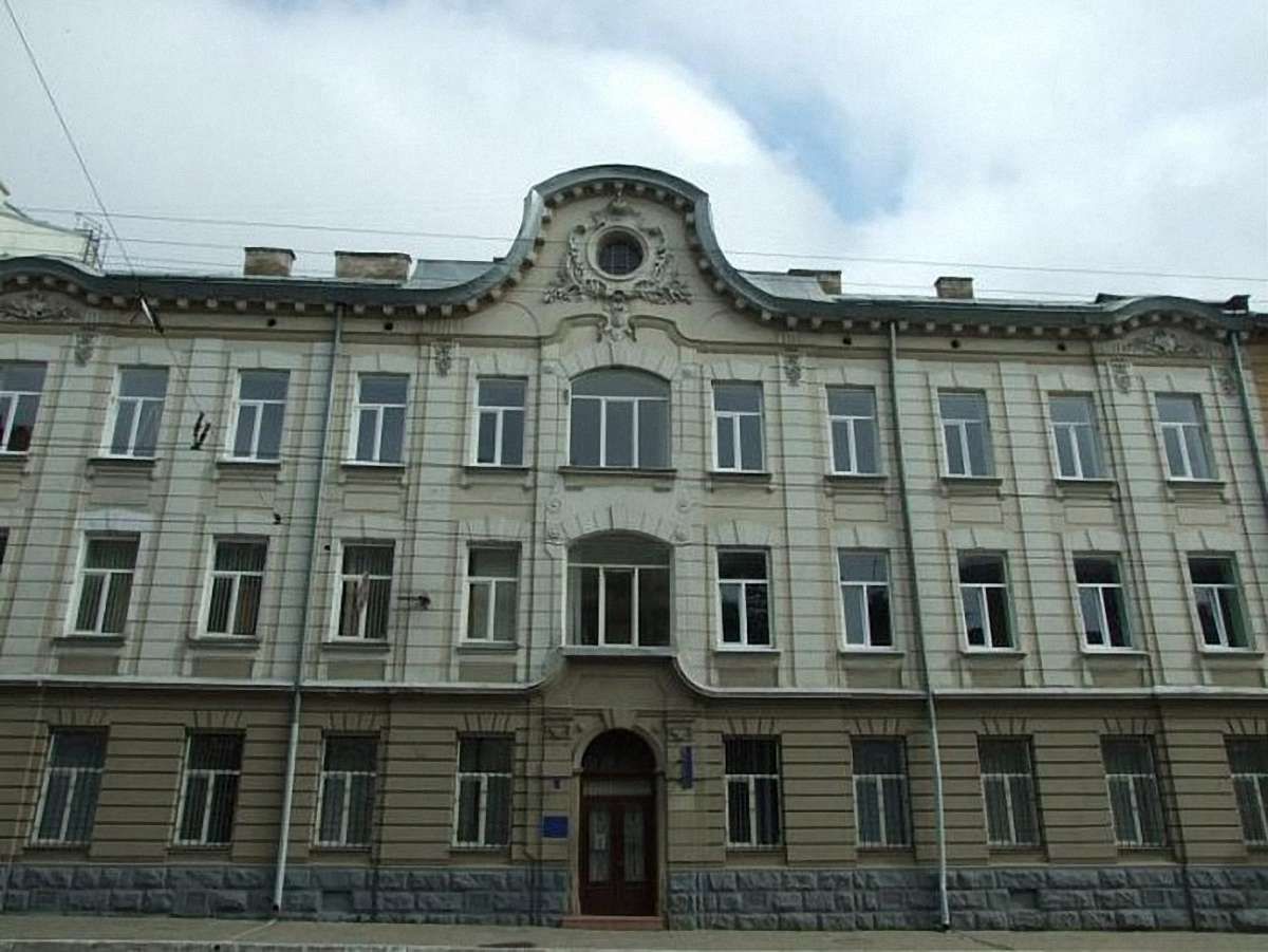 Зброю, вкрадену з університету МВС у Львові, продавали в Росії