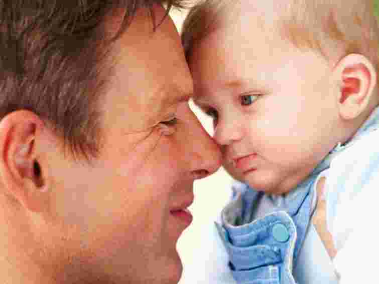 Батькам-одинакам надали першочергове право на житло і роботу