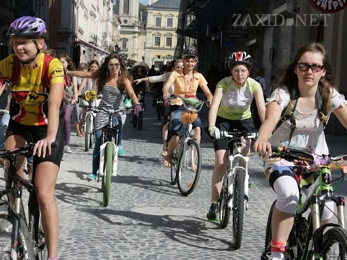 Завтра у Львові пройде ІІІ дівочий велопарад