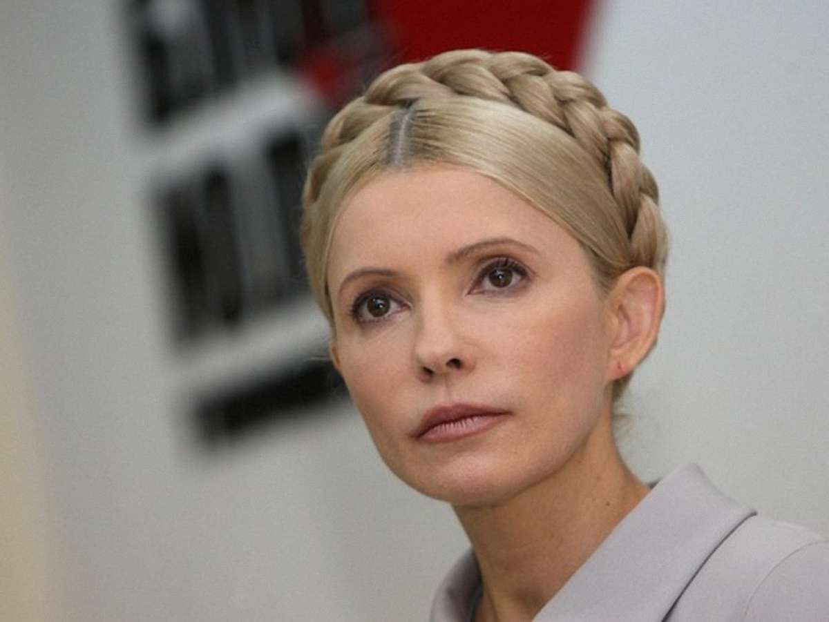 У МОЗ кажуть, що оперувати Тимошенко поки не будуть