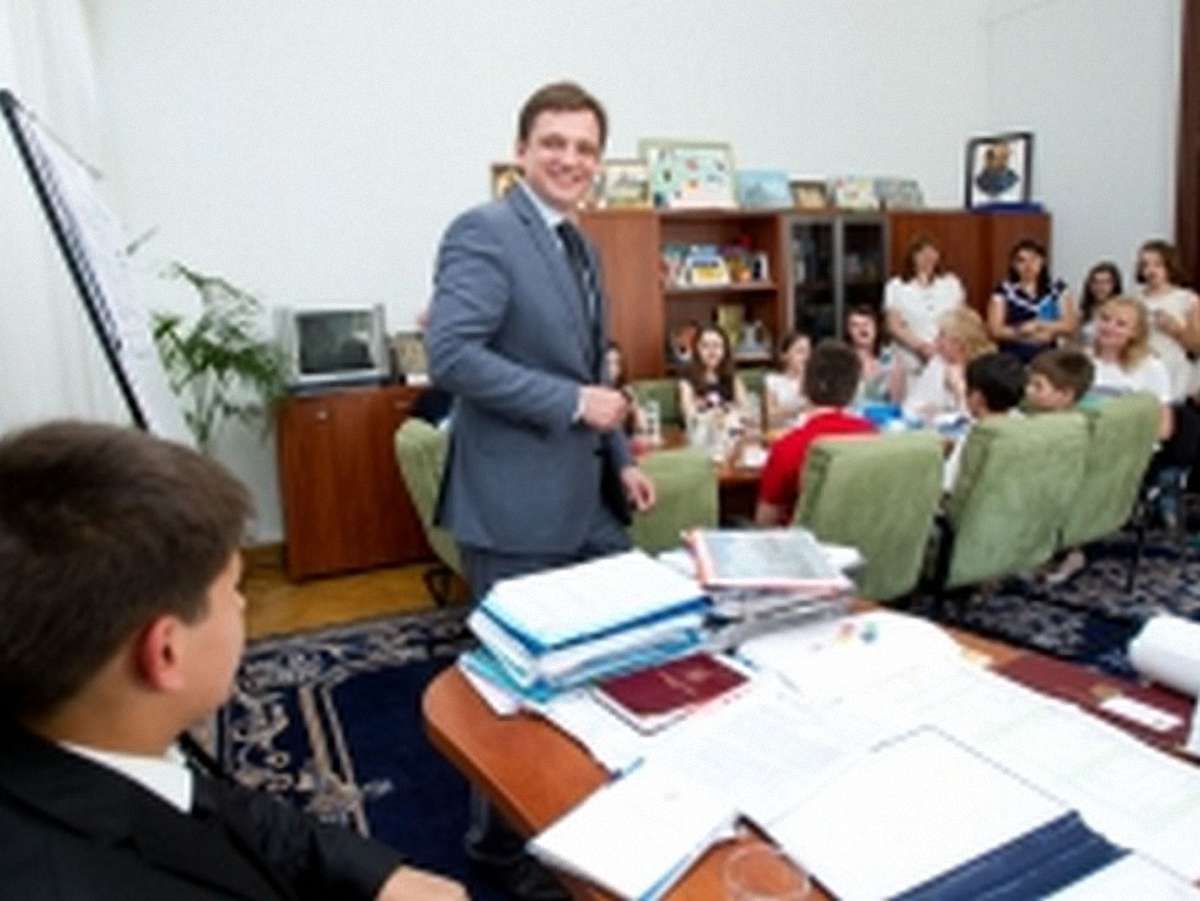 Учні львівської гімназії обговорили з Павленком питання прав дітей