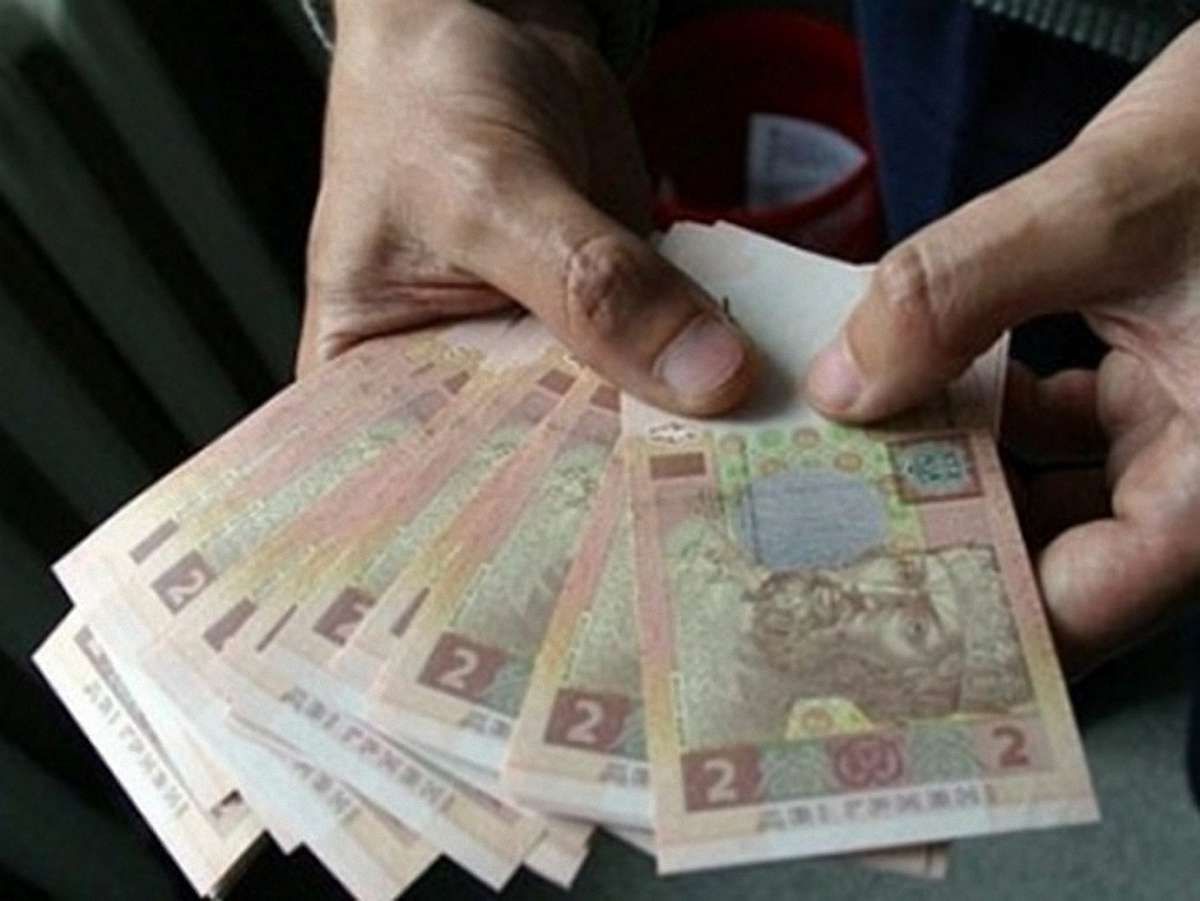 На Львівщині чоловік забіг у маршрутку і вкрав денний заробіток