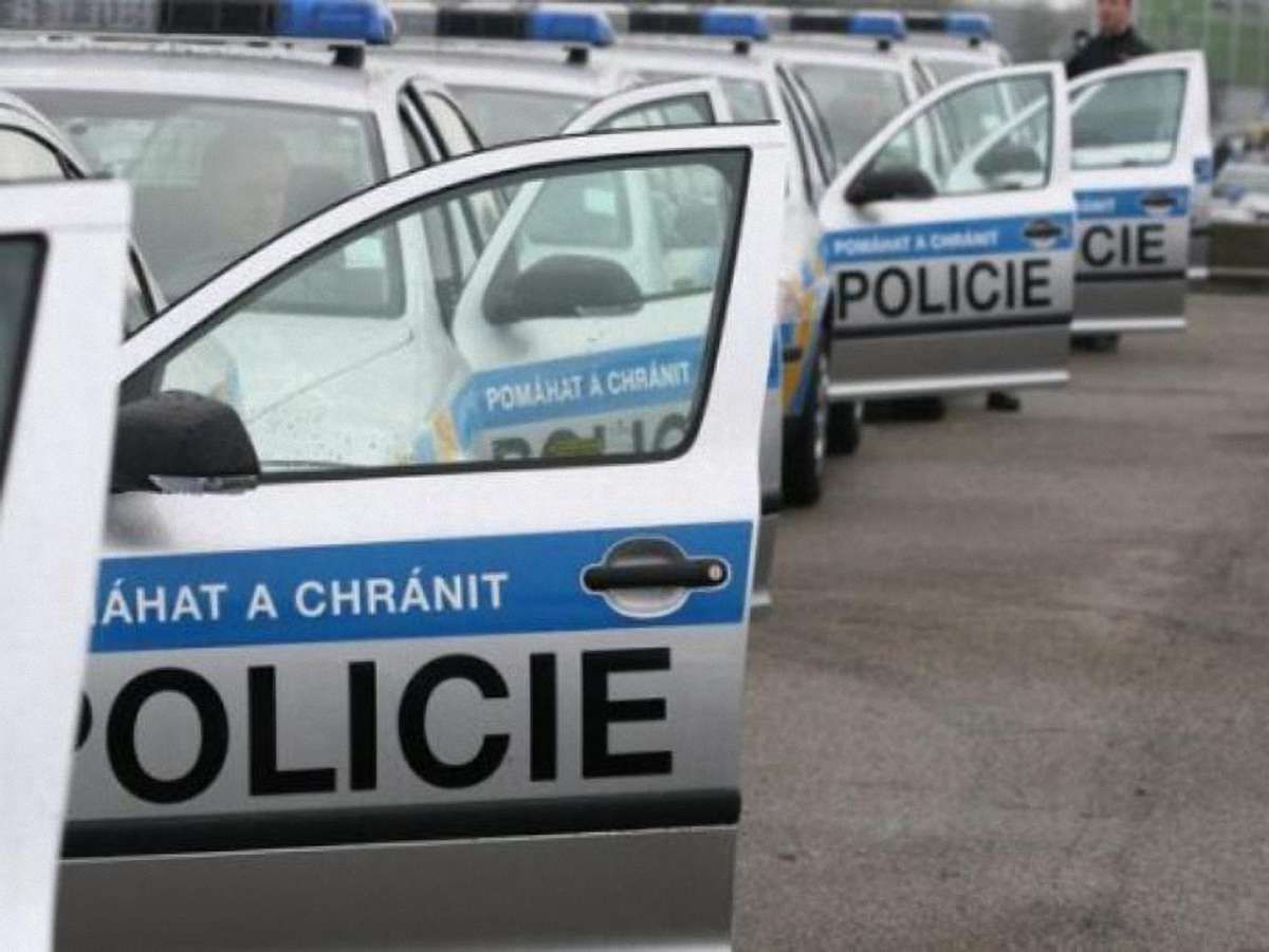 За дві доби у Чехії заарештували вісьмох чиновників