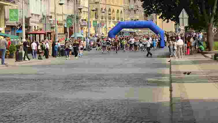 У Львові триста осіб пробігли "Джазову милю"