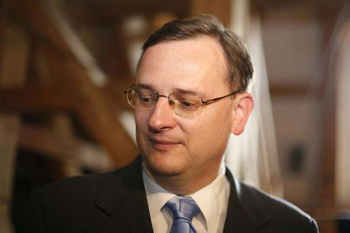 Прем’єр Чехії подає у відставку