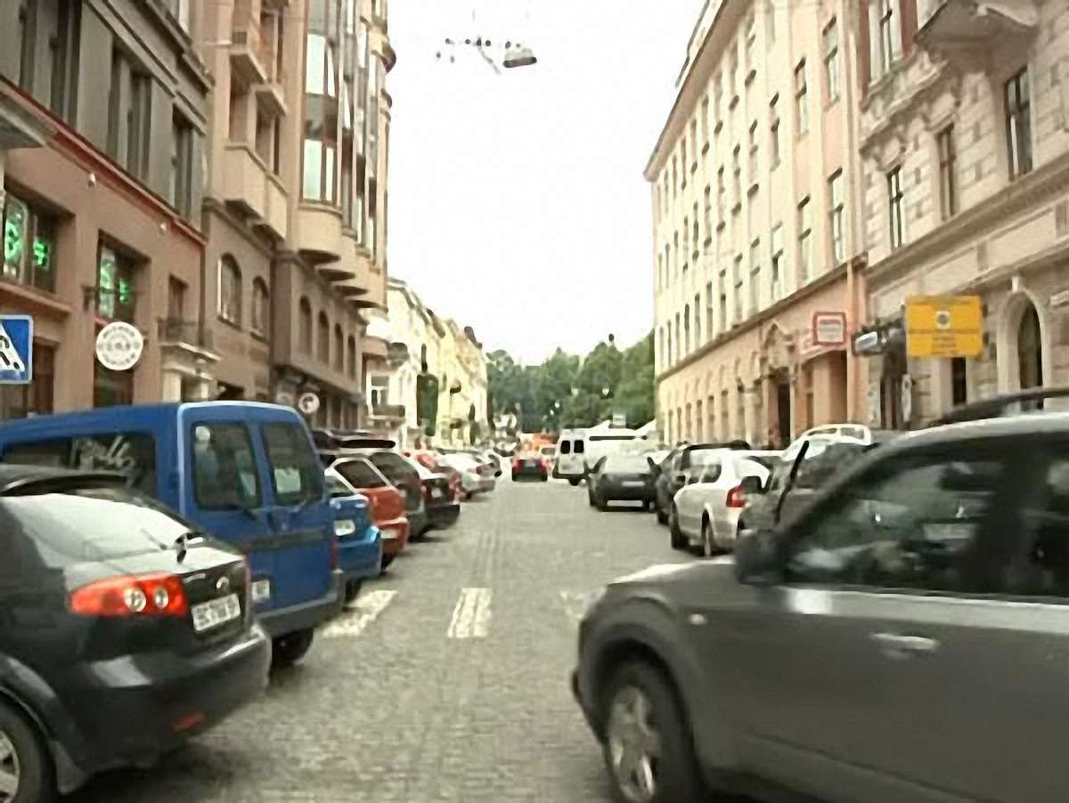 Це перша легальна стоянка, – мер Львова про паркування на Валовій