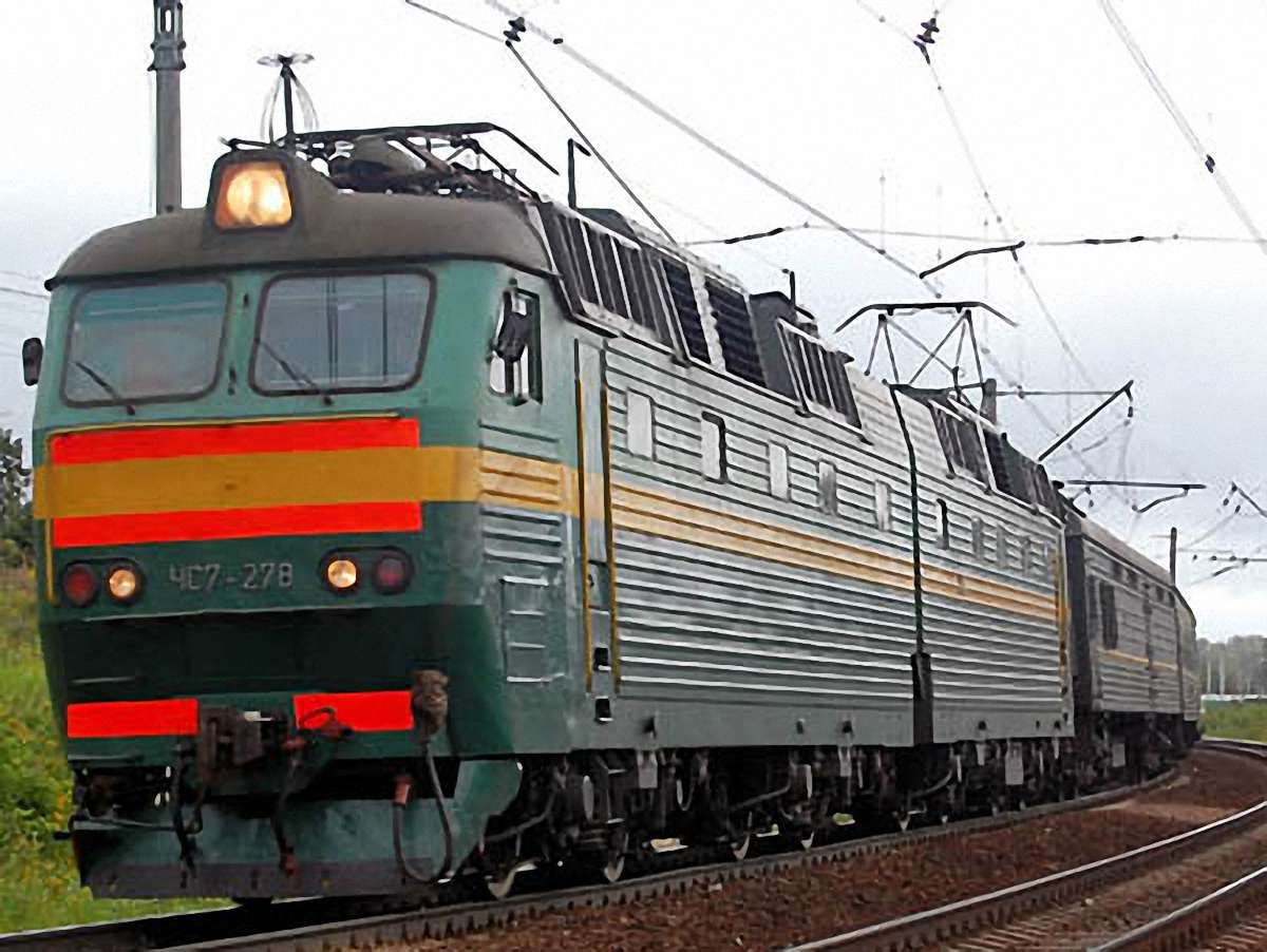 На Закарпатті хлопець вистрибнув з потяга на ходу