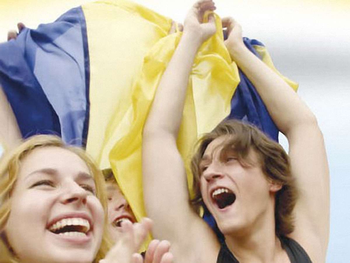 На Львівщині серед молоді на 100 жінок припадає 104 чоловіки