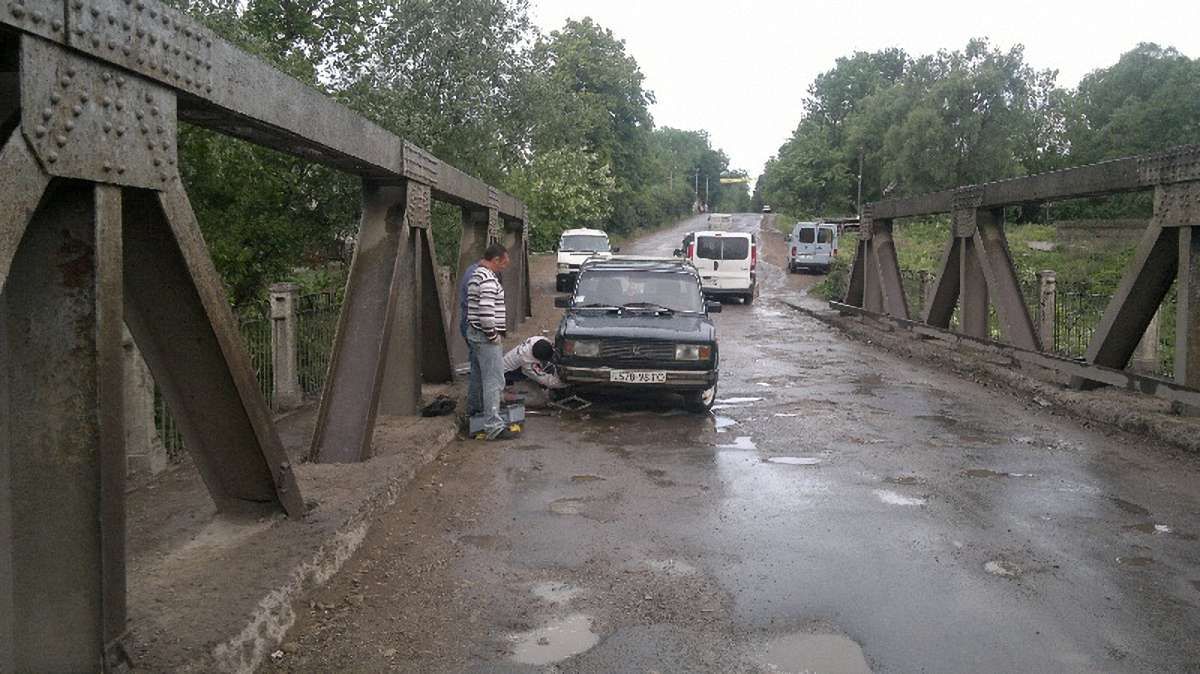Люди перекриють трасу Самбір-Мостиська: вимагатимуть ремонту