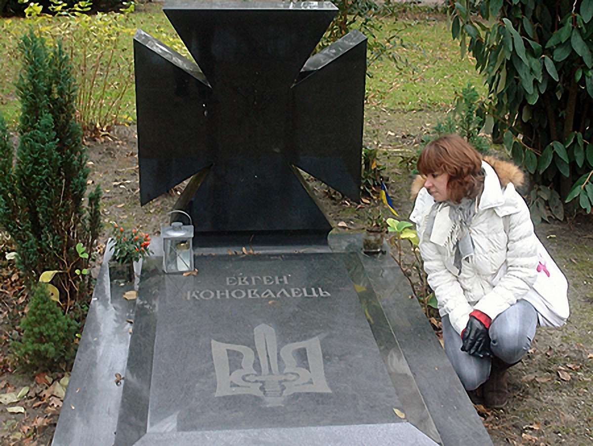 У Львівській облраді займуться поверненням праху Коновальця