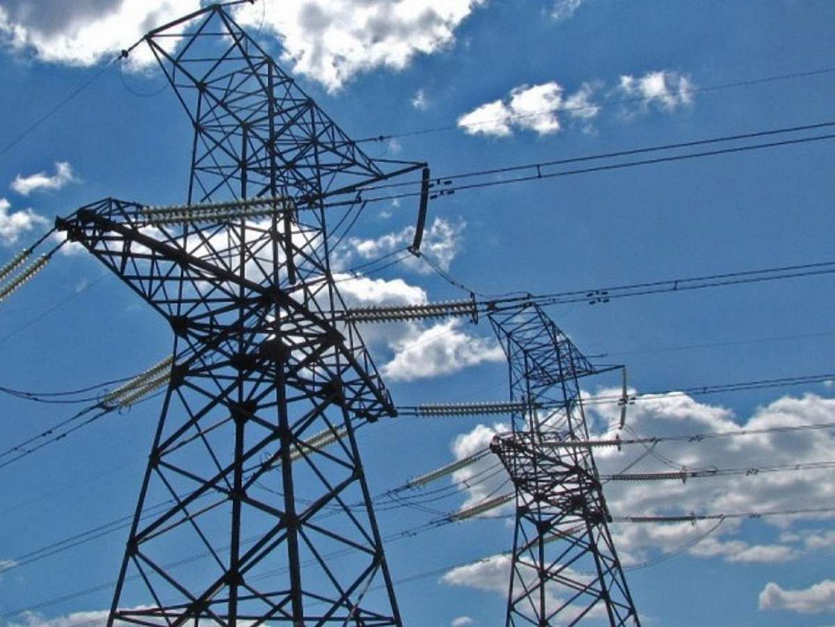 На заході після негоди без світла залишилися 88 населених пунктів