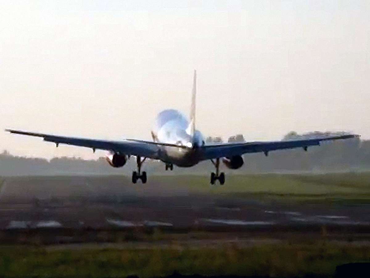 Туроператор пояснив, чому 220 туристів не могли вилетіти зі Львова