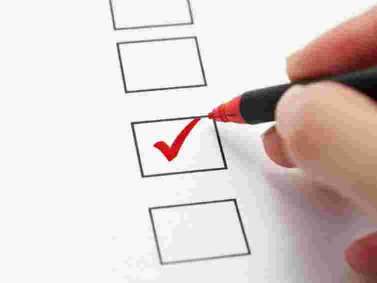 Третина українок воліє двічі подумати перед тим, як витратитись, – опитування