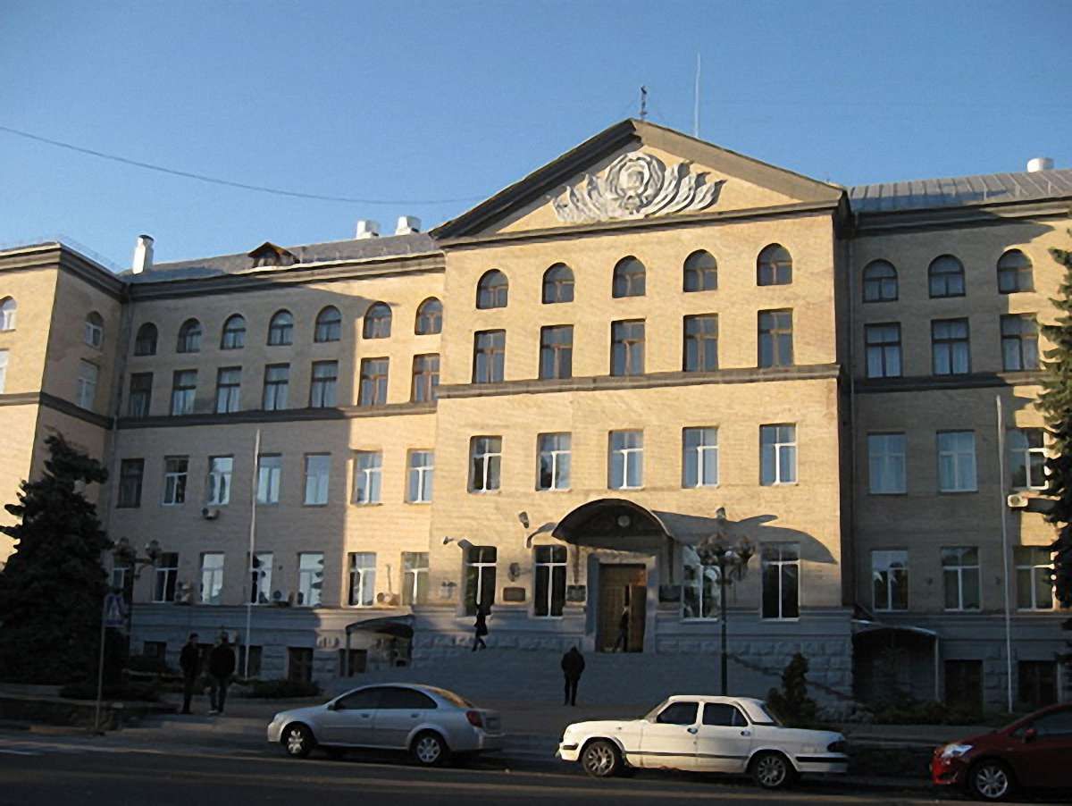Від імені київського вишу поширили фальшивку-компромат на Табачника