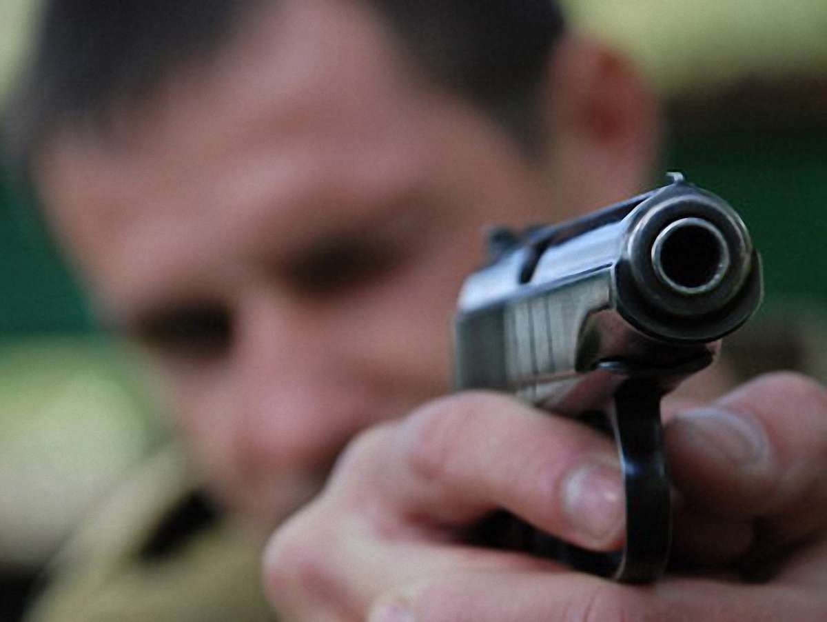 На Львівщині підліток поранив трьох людей: стріляв у голову