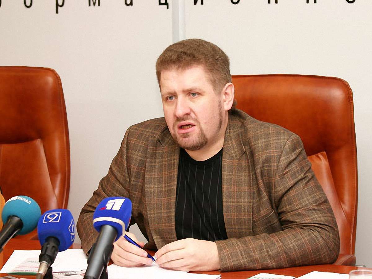 Опозиція — це блазні при дворі, які створюють видимість демократії, - політолог