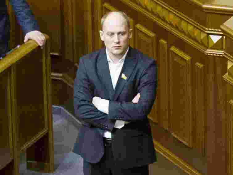 УДАР пропонує заборонити спецномери на авто політиків