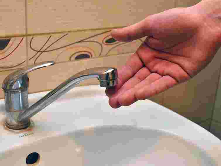 Львів’яни у 23 будинках не отримують гарячої води через ремонт