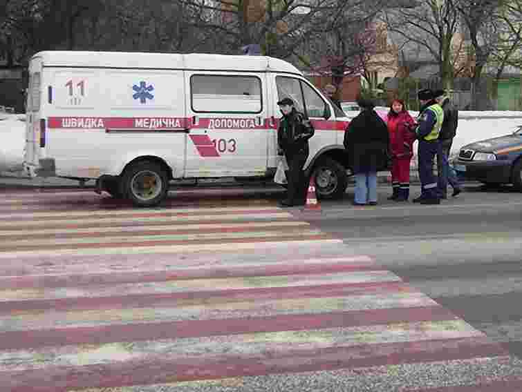 На Львівщині двоє пішоходів потрапили під колеса авто