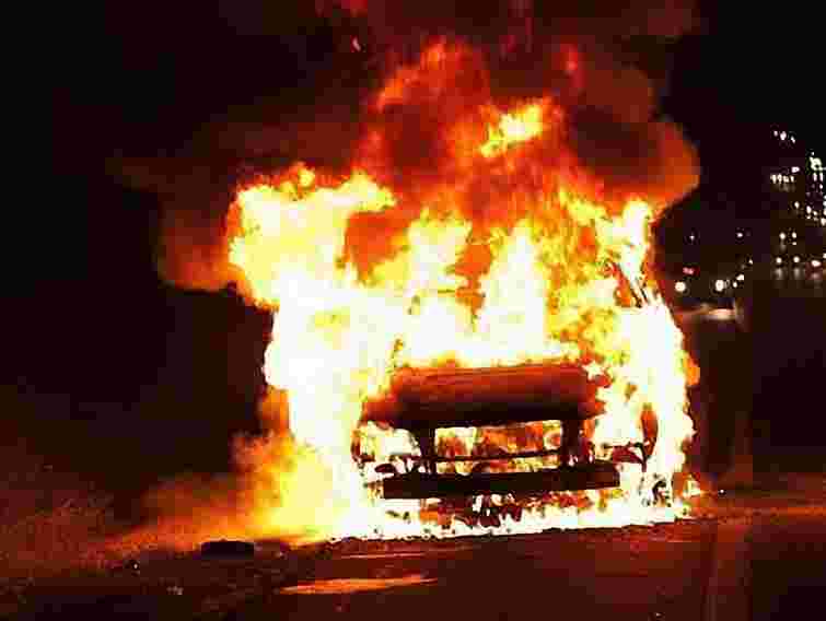 У селі на Львівщині згоріло п’ять автомобілів