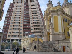 Як переробити сповідальниці на офіси