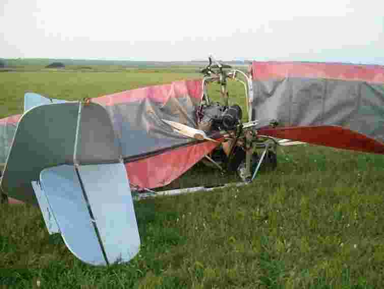 Дві особи загинули через падіння дельтаплану на Буковині