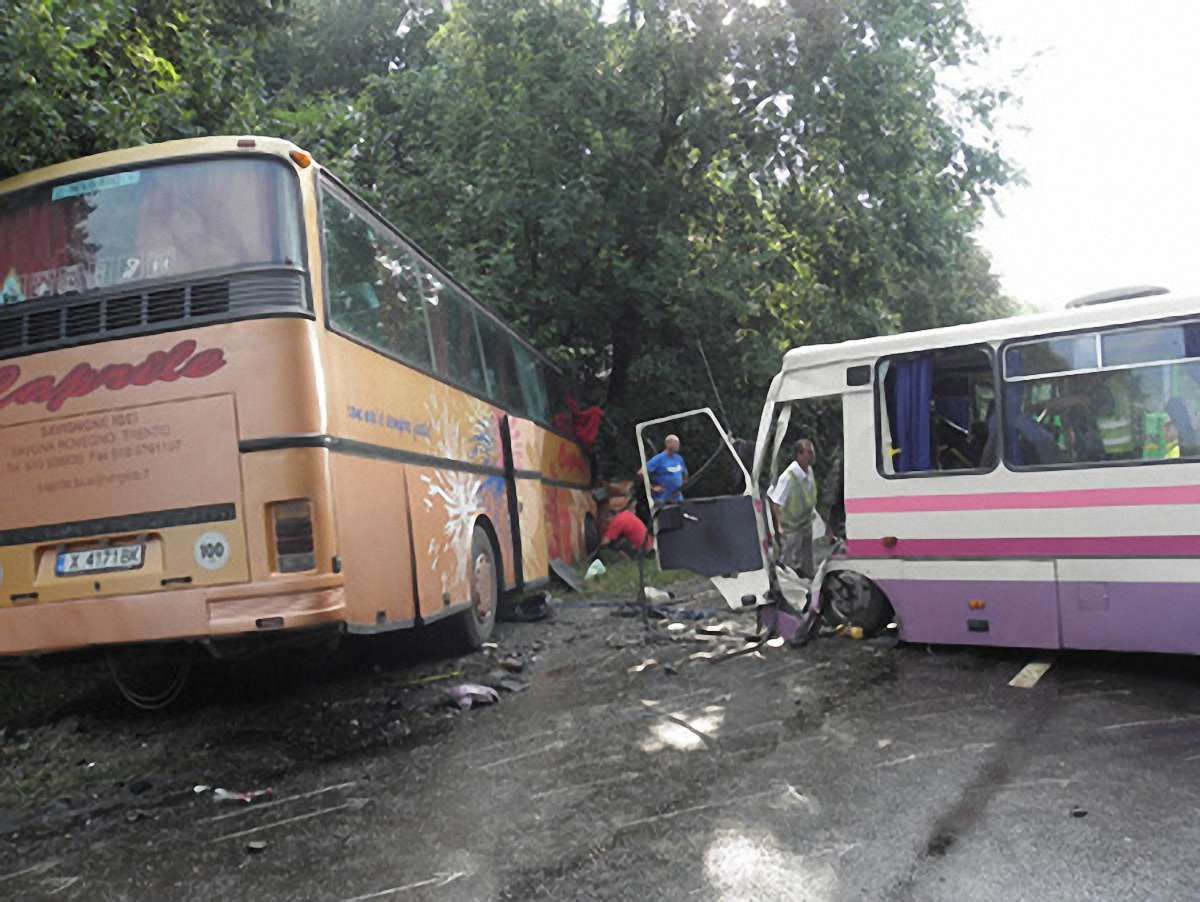4 травмованих у ДТП на Волині у дуже важкому стані, – лікар