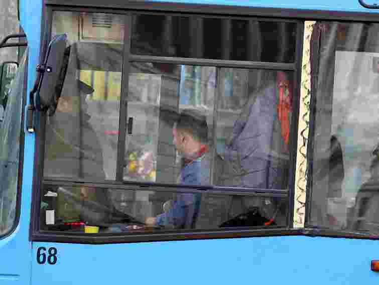 На Львівщині перевізникам до популярних маршрутів додали нерентабельні 