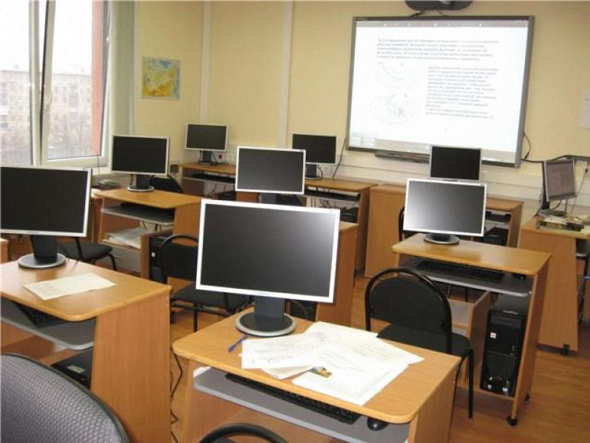 Україні потрібно підготувати 100 тисяч фахівців IT-індустрії, – Держінформнауки