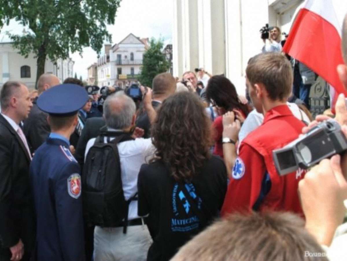 Чоловік, який кинув у Коморовського яйце, не був п’яним, – МВС