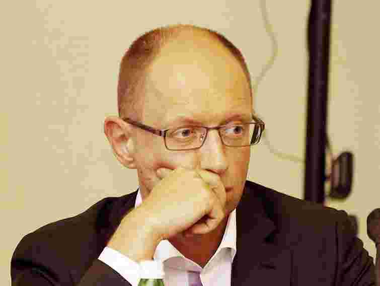 Янукович намагається продовжити термін своїх повноважень, – Яценюк