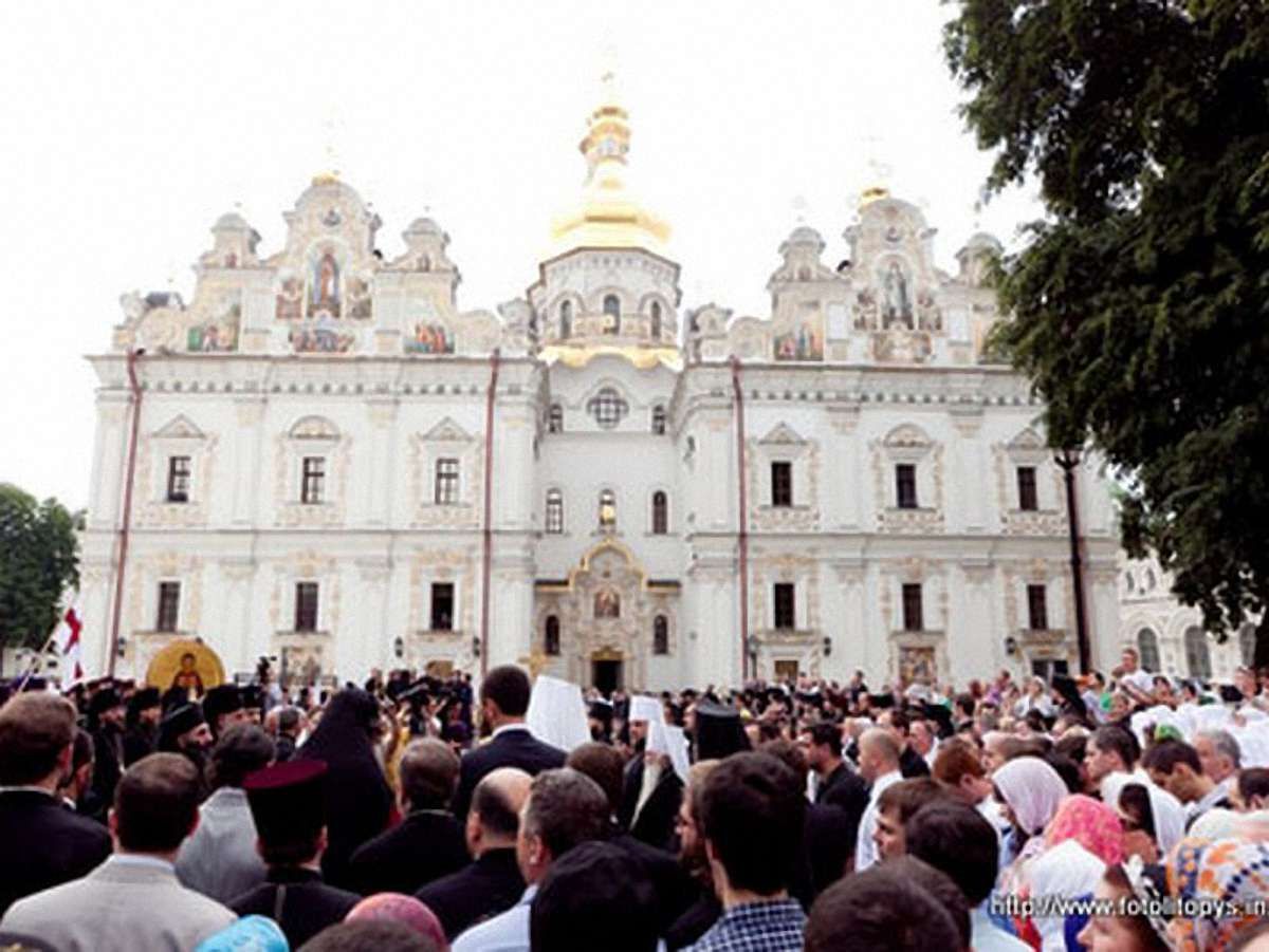 На 1025-річчя Хрещення Русі прочанам видаватимуть «нульові» візи