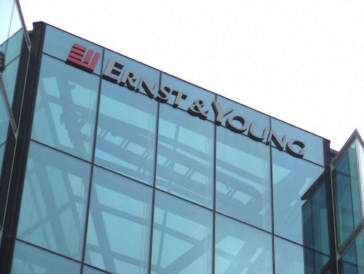 Ernst&Young у вісім разів знизила прогноз зростання ВВП України 