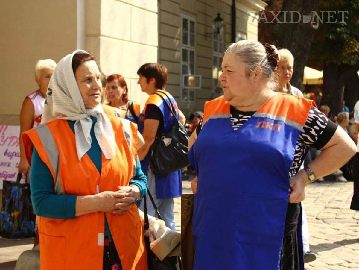 Двірникам не цікаві депутатські розборки, їм потрібні зарплати, - голова профспілки