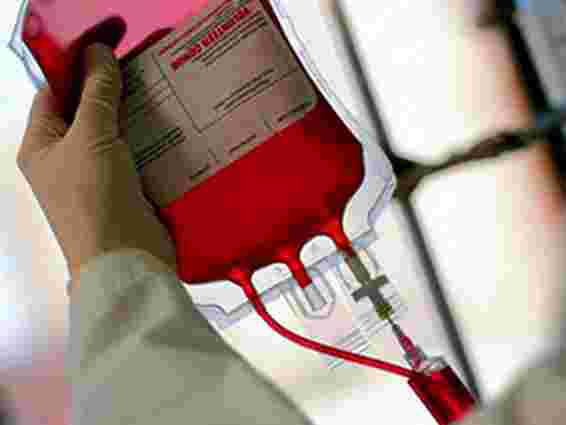 Українці масово інфікуються гепатитом С під час переливання крові, – ЗМІ
