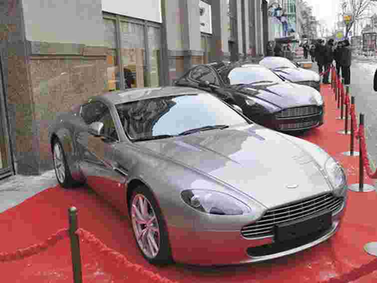 Багаті українці купують авто у Польщі, щоб не бачила податкова, – ЗМІ