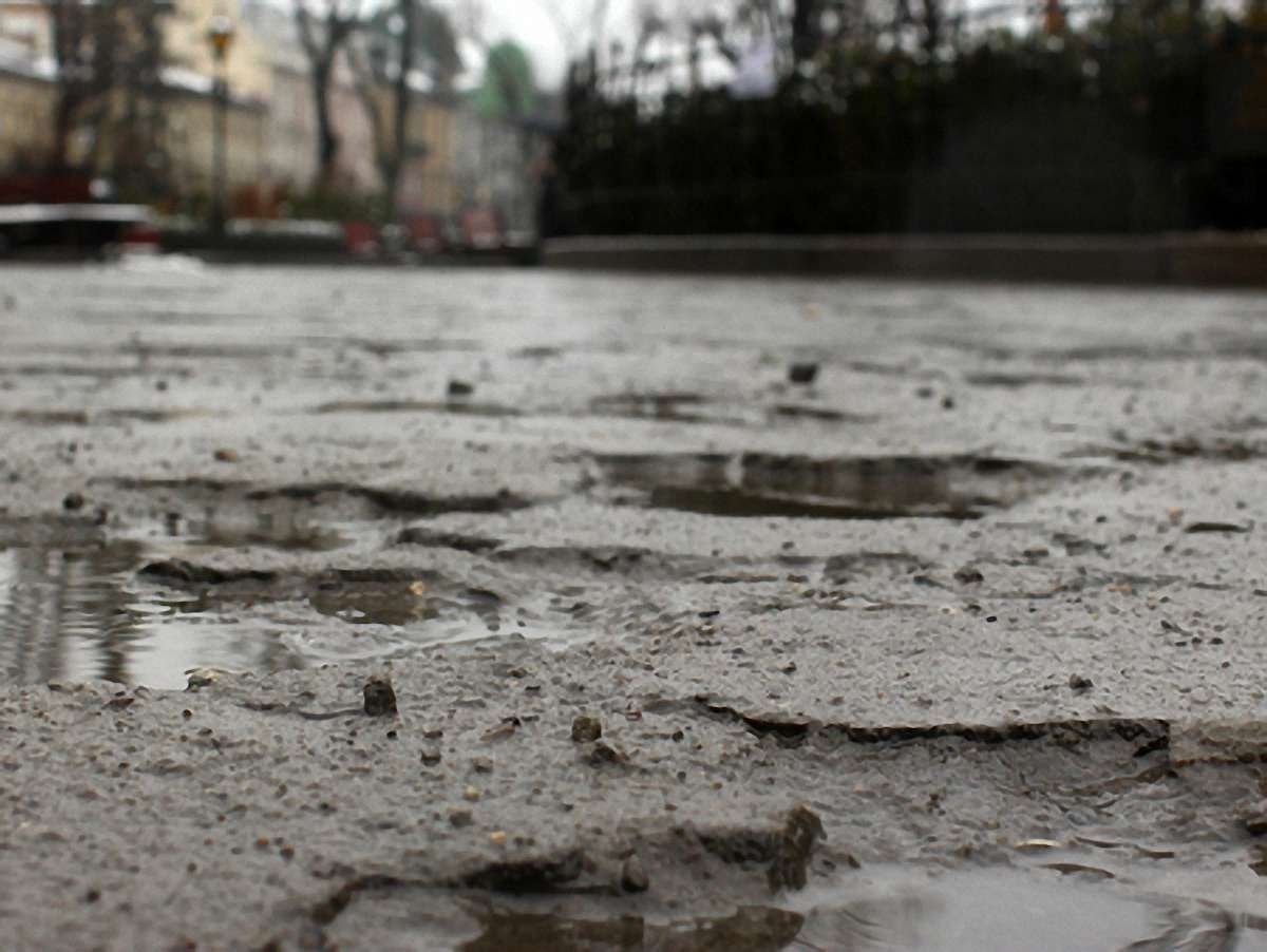 На Львівщині людям обіцяють ремонт дороги, лише б не протестували