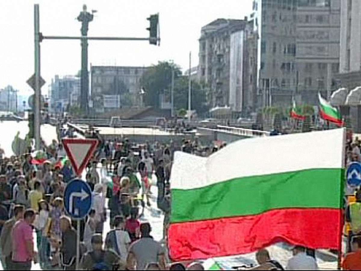 Протести у Болгарії: депутатів і міністрів заблокували на 7 годин